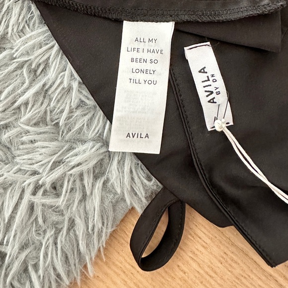 Mika top black cami crop - Picture 5 of 5